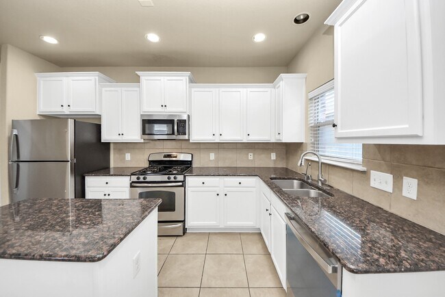 Building Photo - 6106 Grassy Haven Ln