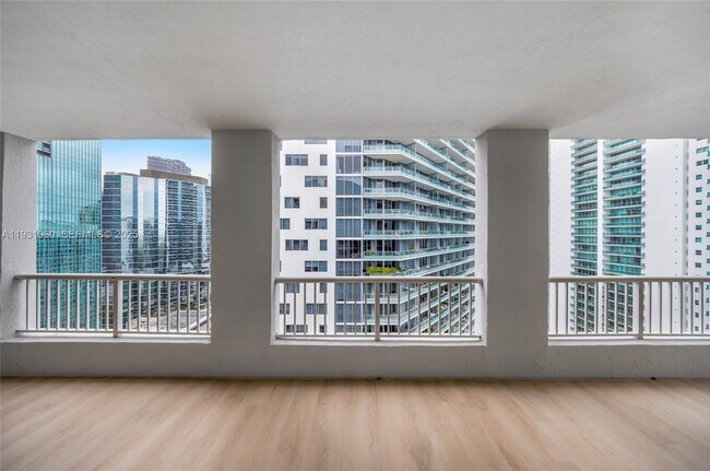 Foto del edificio - 170 SE 14th St