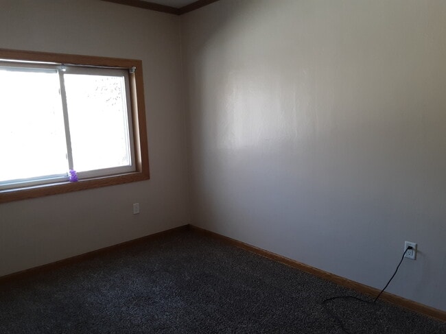 Building Photo - 2414 W 10th St