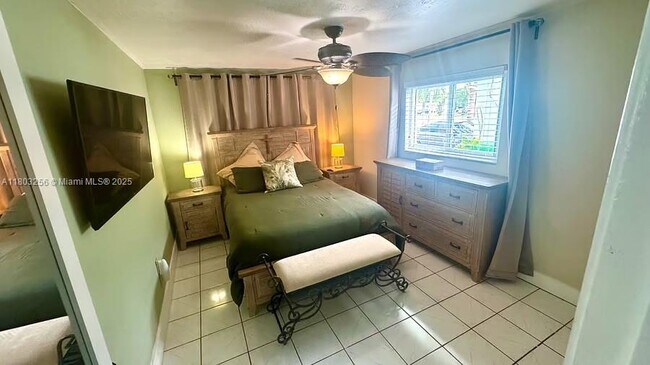 Foto del edificio - 6804 NW 27th Ct