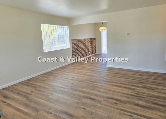 Building Photo - Seaside Home for RENT!!!