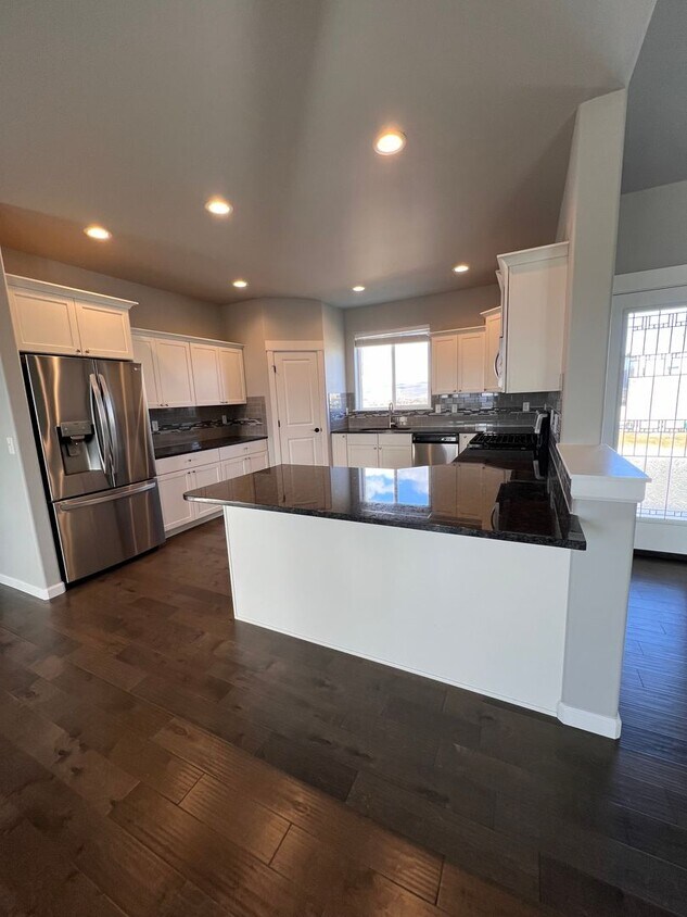 Foto principal - Selah newer 3 bedroom plus bonus room, 3 c...
