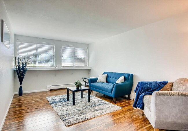Sala de estar - 1150 Golden Cir