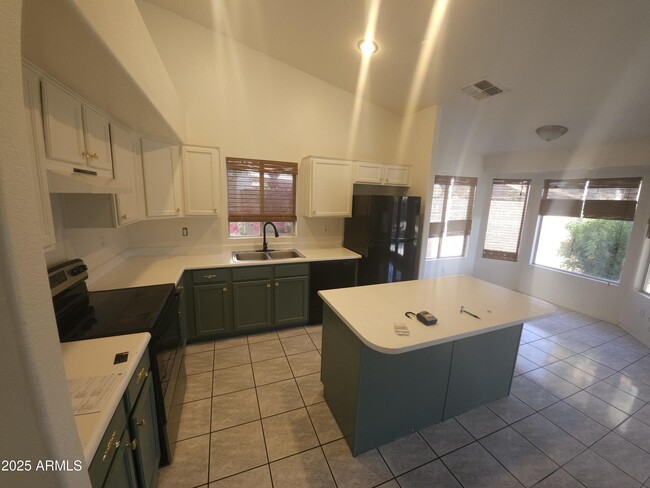 Building Photo - 1321 W Butler Dr