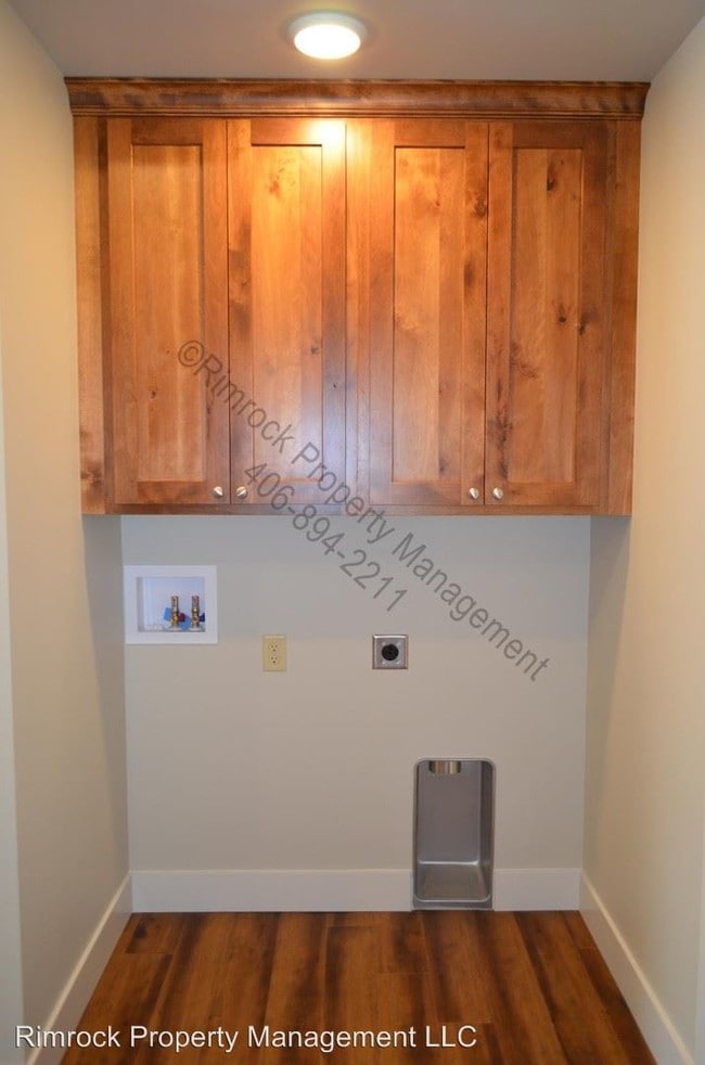 Building Photo - 491 N Lakeview Dr