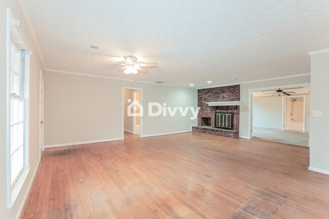 Building Photo - 211 Indian Creek Dr, Monroe, GA 30655