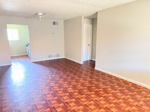 Building Photo - 11222 Belair Dr