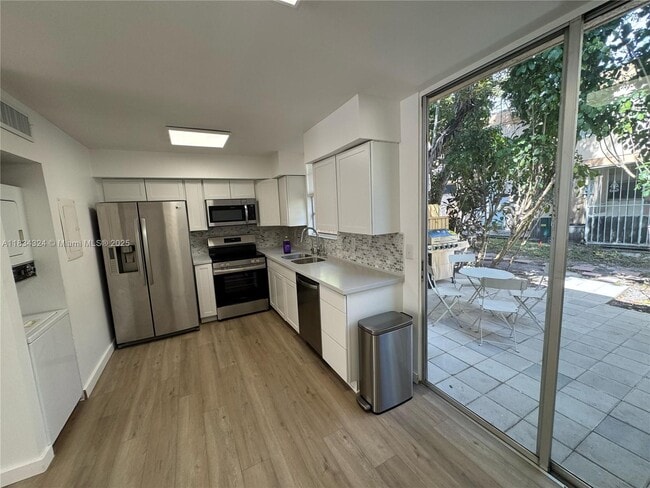 Building Photo - 6007 SW 69th St