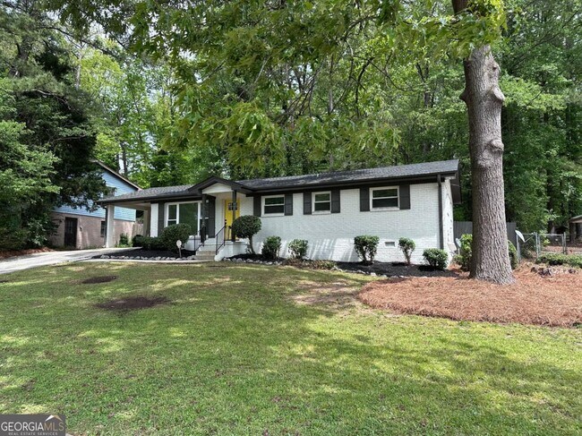 Foto del edificio - 4396 Greenleaf Cir SW