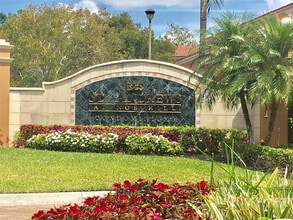 Building Photo - 7950 N Nob Hill Rd