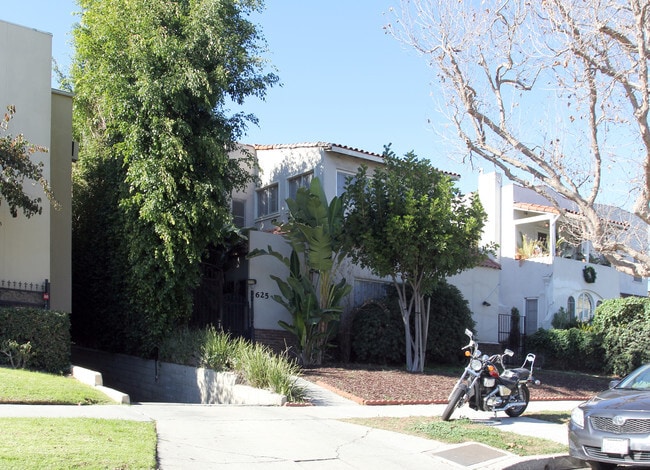 Primary Photo - 625 N Orange Dr