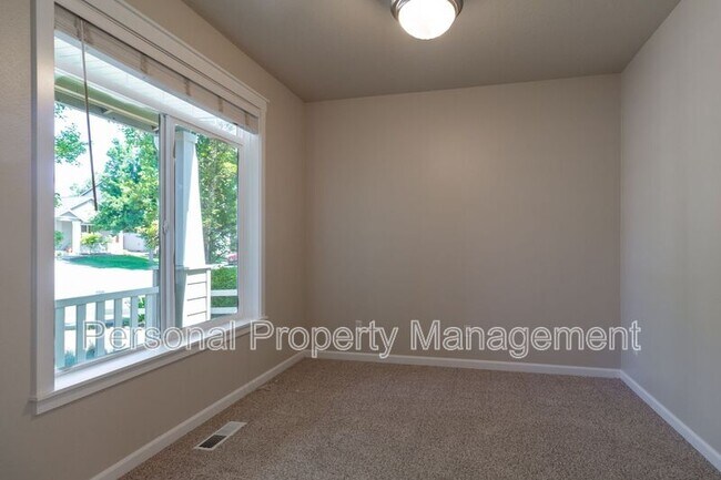 Foto del edificio - 305 NW 150th Way