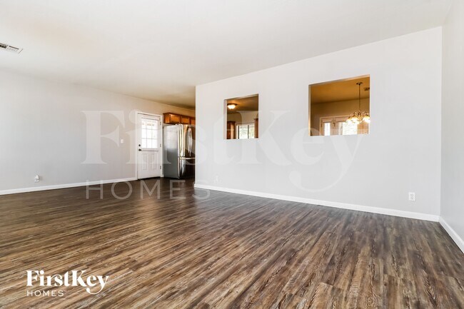 Foto del edificio - 7156 N 17th Dr