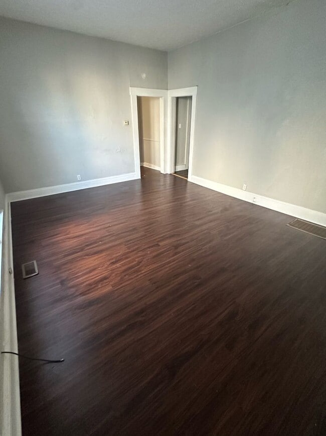 Building Photo - PRELEASING for AUGUST 2026! In-Unit Washer and Dryer