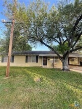 Building Photo - 210 Maurine St