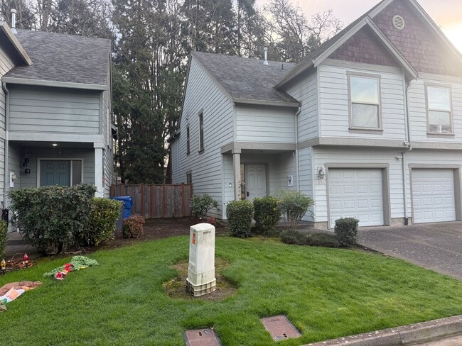 Building Photo - 4084 Aden Pl NE