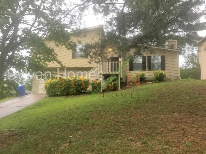 Primary Photo - 3782 N Camp Creek Pkwy SW