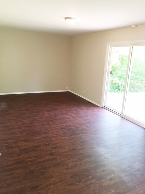 Foto del edificio - 5344 Daniel Dr