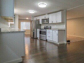 Building Photo - 11635 Bunting Ln NE