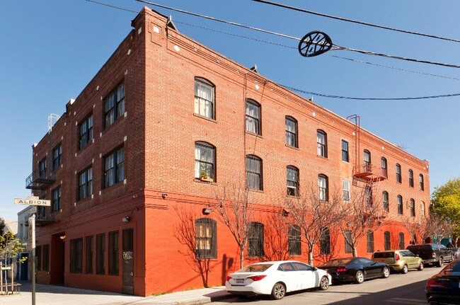 Fotografía del edificio - The Monastery