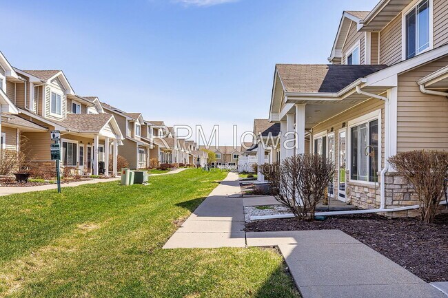 Foto del edificio - 1108 NE 7th Ln