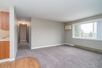 Columbia Square South *RENOVATED APARTMENTS!* photo'