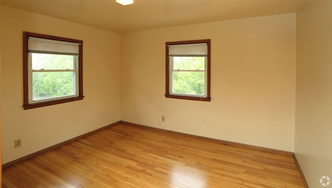 Bedroom 2 - 11121 W Meinecke Ave
