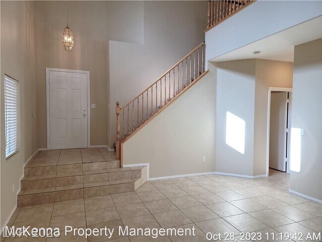 Building Photo - 3 br, 2.5 bath House - 5916 N Buckwood Mot...