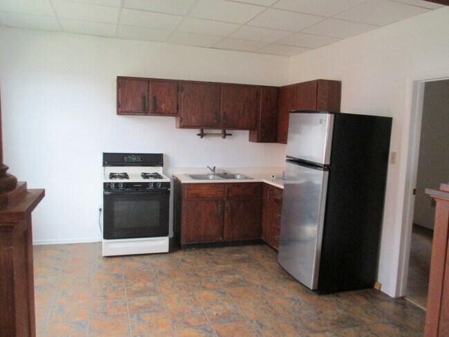 Building Photo - 1418 Lenz Ave