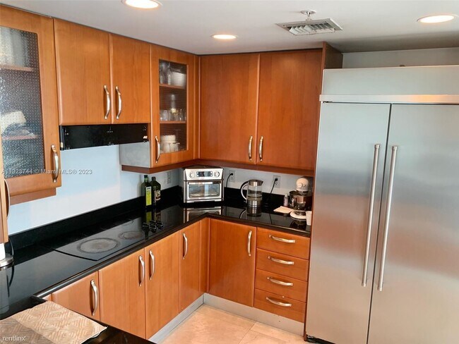 Building Photo - 3 br, 3 bath Condo - 19400 Turnberry Way A...