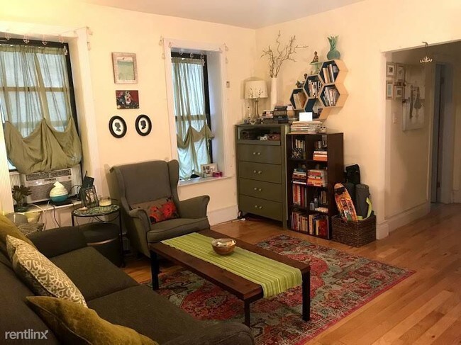 Building Photo - 1 br, 1 bath Apartment - 610 W 196th St