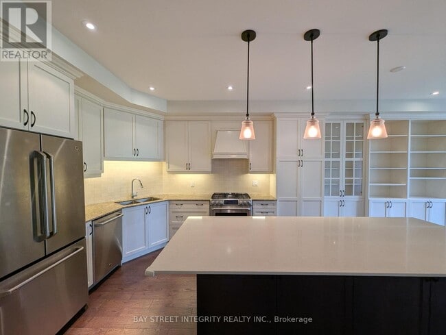 Photo du bâtiment - 8469-8469 Islington Ave