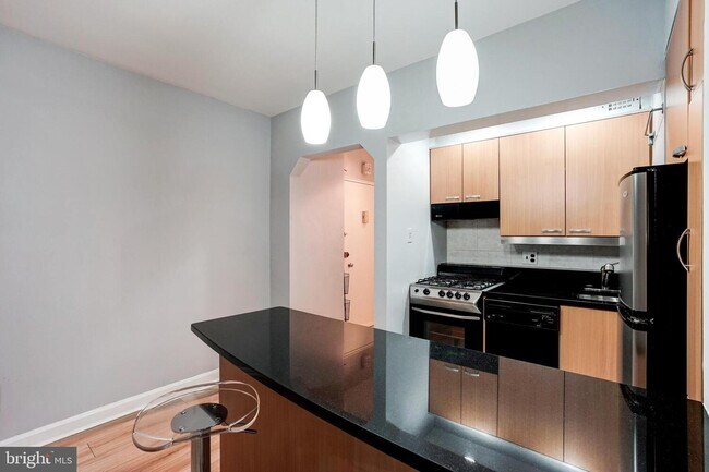 Foto del edificio - 3701 Connecticut Ave NW