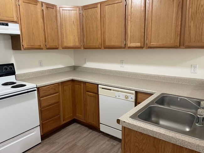 Building Photo - Apartment in Ephrata with Garage!