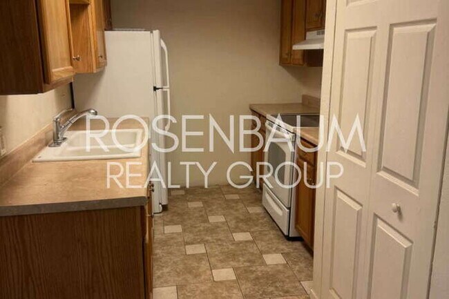 Foto del edificio - Gorgeous 1-bed, 1-bath apartment nestled w...