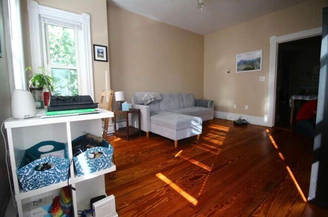 Building Photo - 60 Brookside Ave