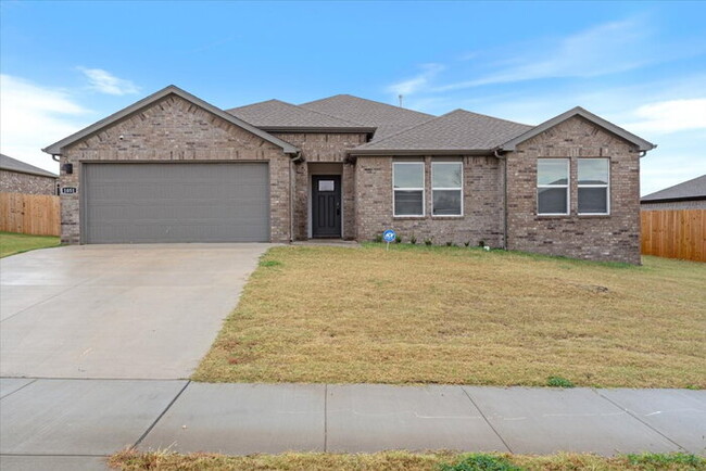 Building Photo - "Charming 4-Bedroom Gem with Granite Elega...