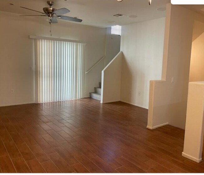 Foto del edificio - 5950 Barbosa Dr