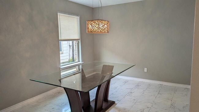 Building Photo - 3207 Aldridge Dr