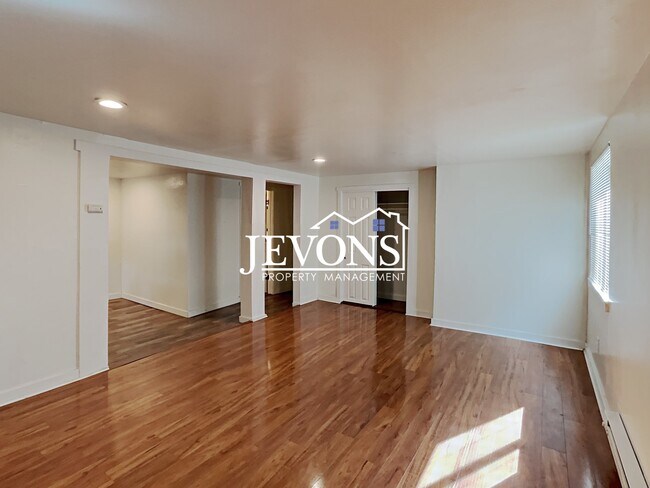 Foto del edificio - 8328 Wabash Ave S