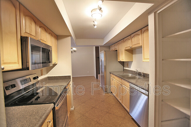 Foto del edificio - 1512 W Jacinto Ave