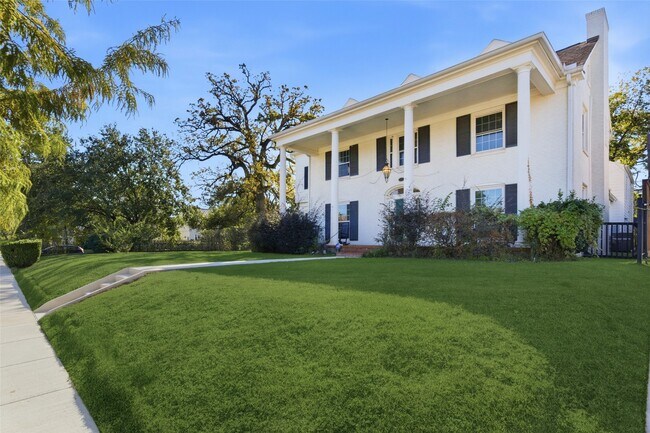 Foto del edificio - 6666 Fairfield St