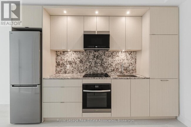 Building Photo - 60 Central Park Roadway