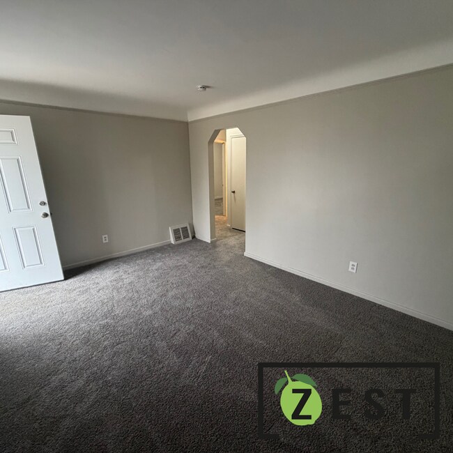 Foto del edificio - Gorgeous 3 Bed 1 Bath home only $1,200/mo!  OPEN HOUSE Thursday March 19th