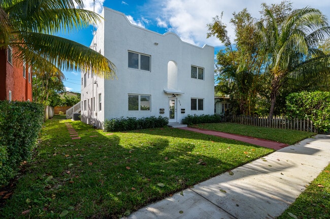 Building Photo - 518 Biscayne Dr