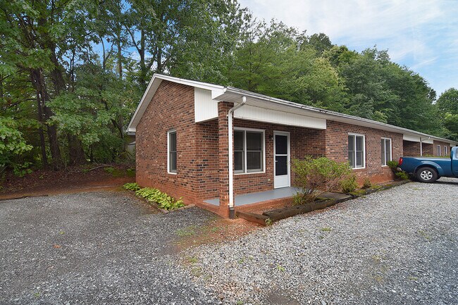 Foto del edificio - 335 Sunny Hill Dr