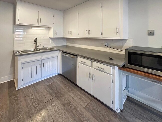 Foto del edificio - 5711 Xerxes Ave S
