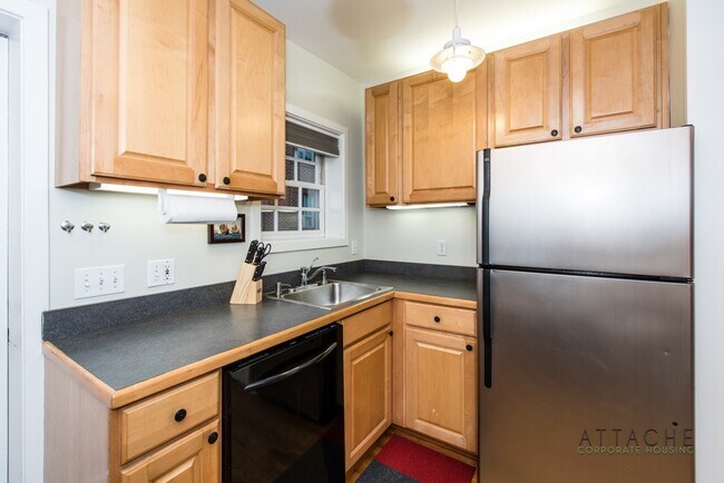 Foto del edificio - 3205 Cherry Hill Ln NW