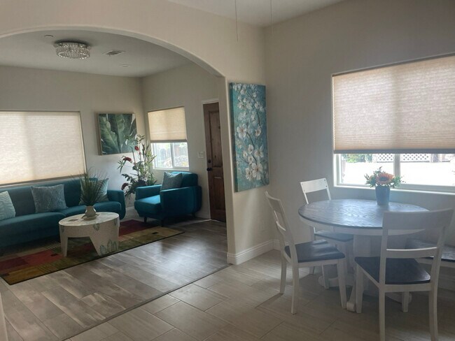 Foto del edificio - 15857 Alwood St