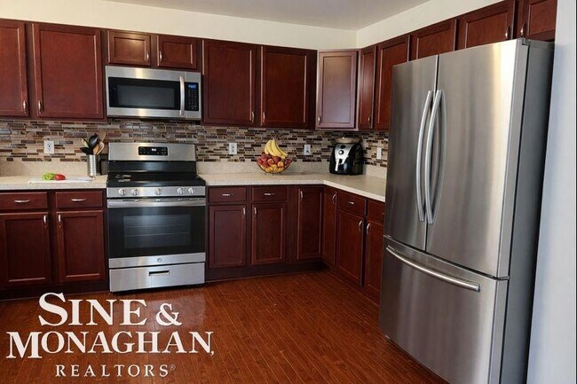 Foto del edificio - 904 Trombley Rd